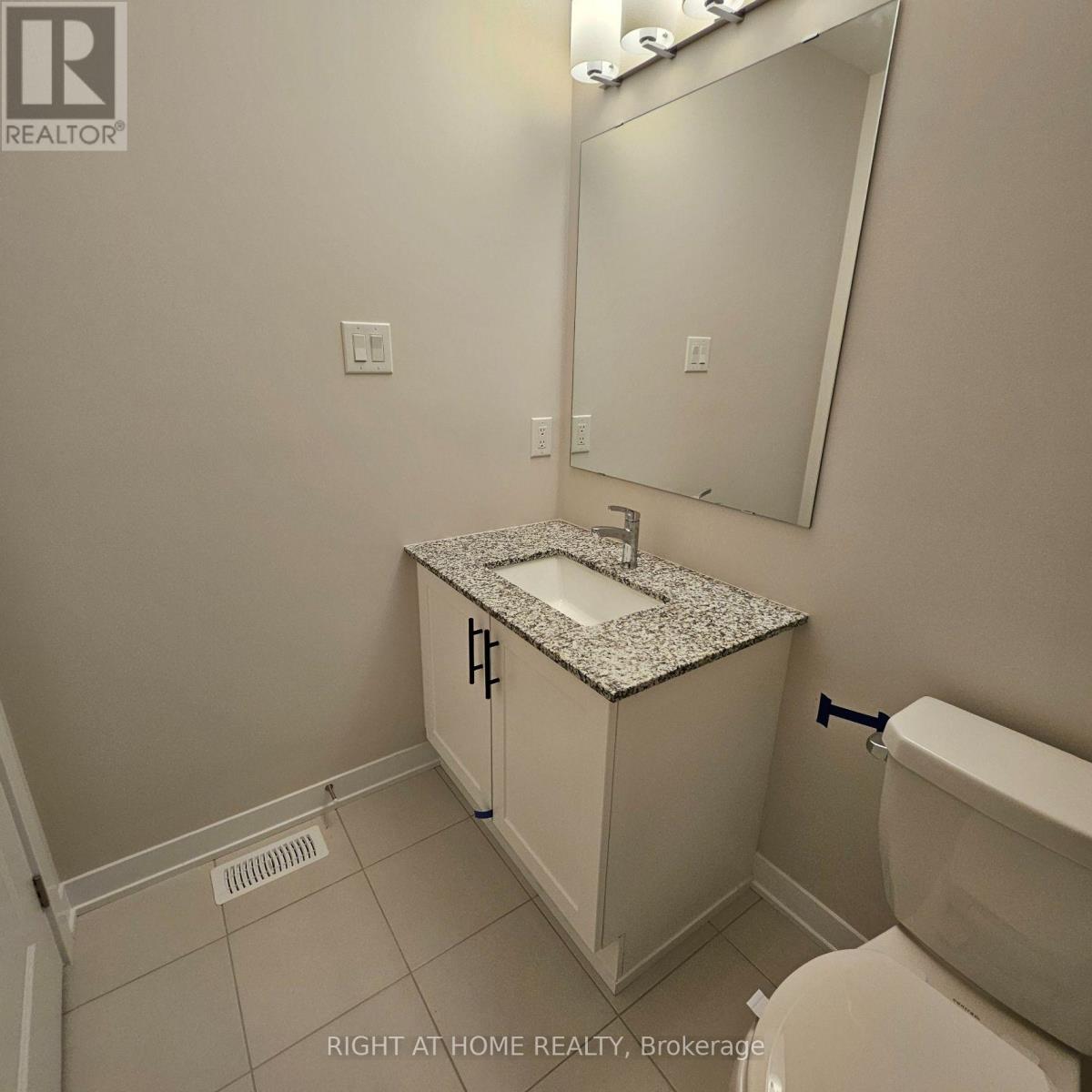 716 HAFLINGER ROW, Ottawa. Luxury613. By Peter Sagos - Image 16