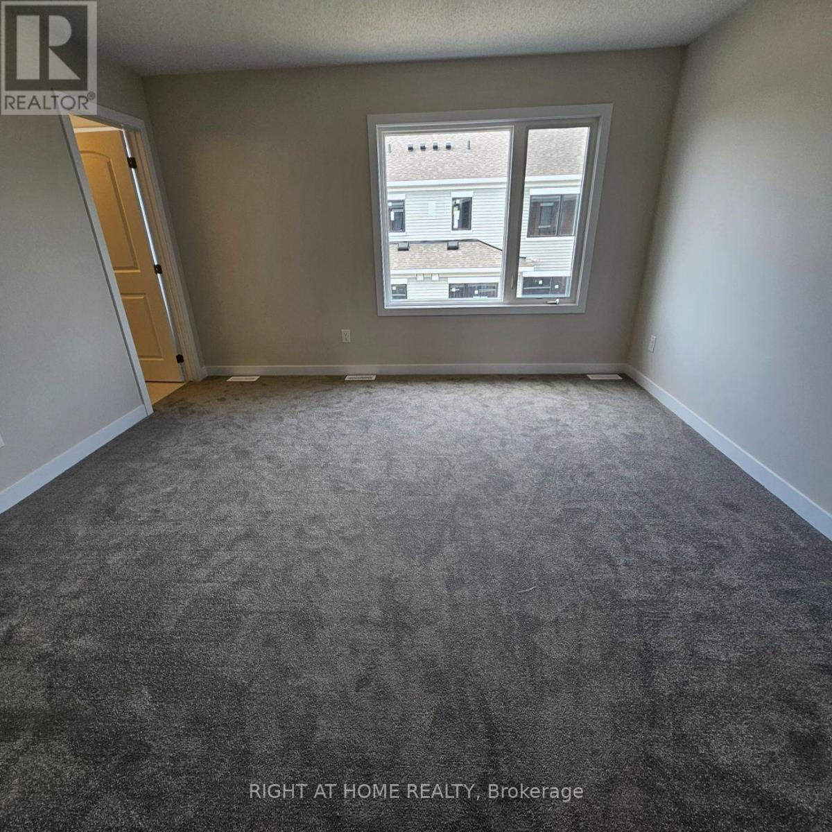 716 HAFLINGER ROW, Ottawa. Luxury613. By Peter Sagos - Image 18