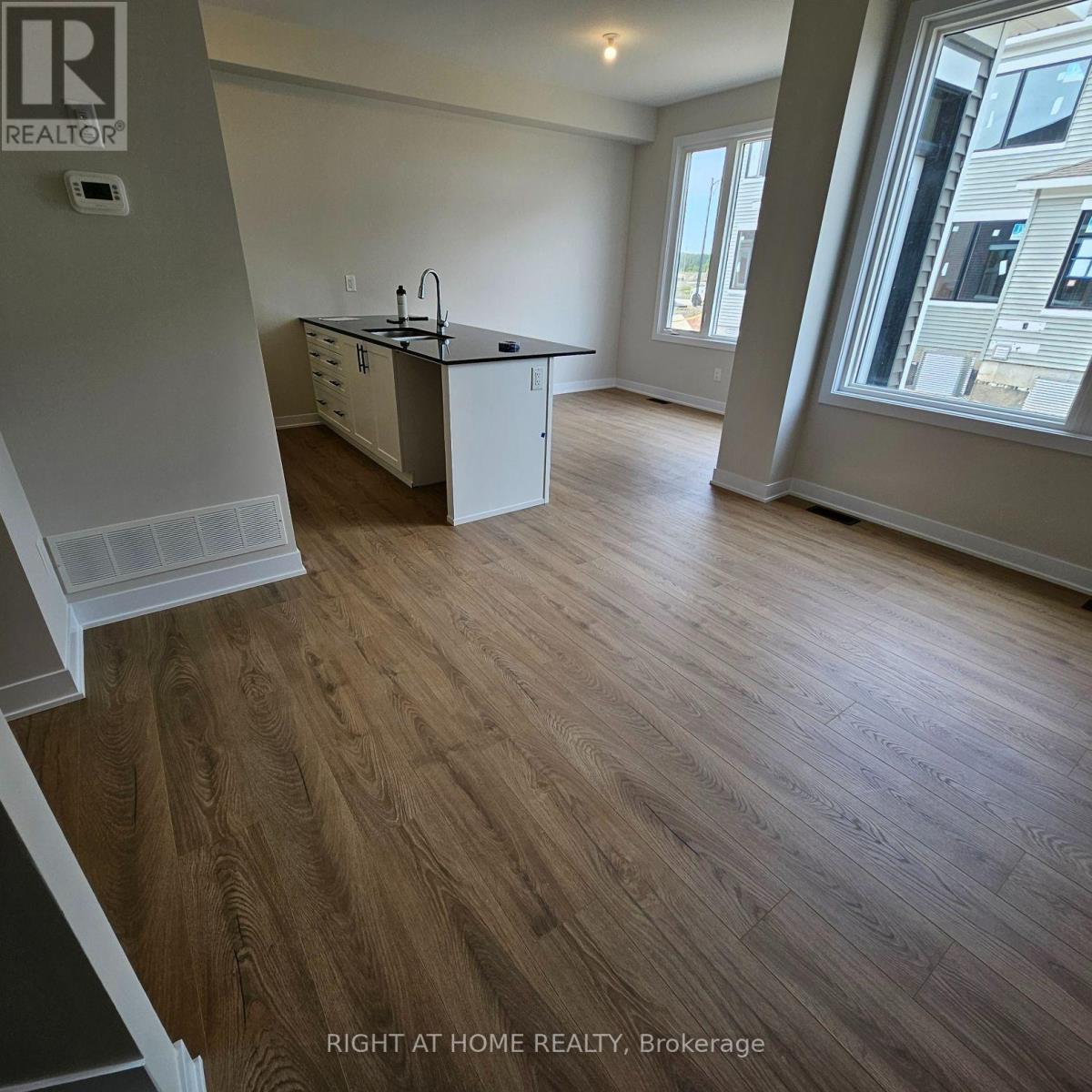 716 HAFLINGER ROW, Ottawa. Luxury613. By Peter Sagos - Image 23
