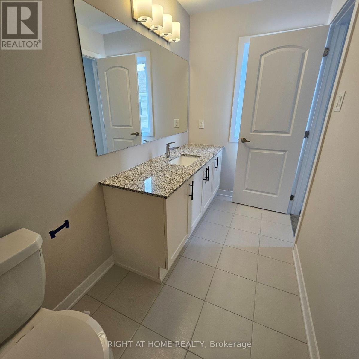716 HAFLINGER ROW, Ottawa. Luxury613. By Peter Sagos - Image 21