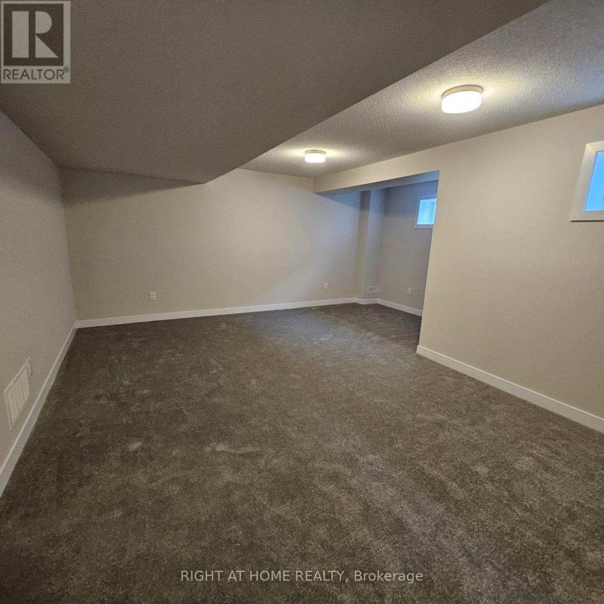 716 HAFLINGER ROW, Ottawa. Luxury613. By Peter Sagos - Image 25