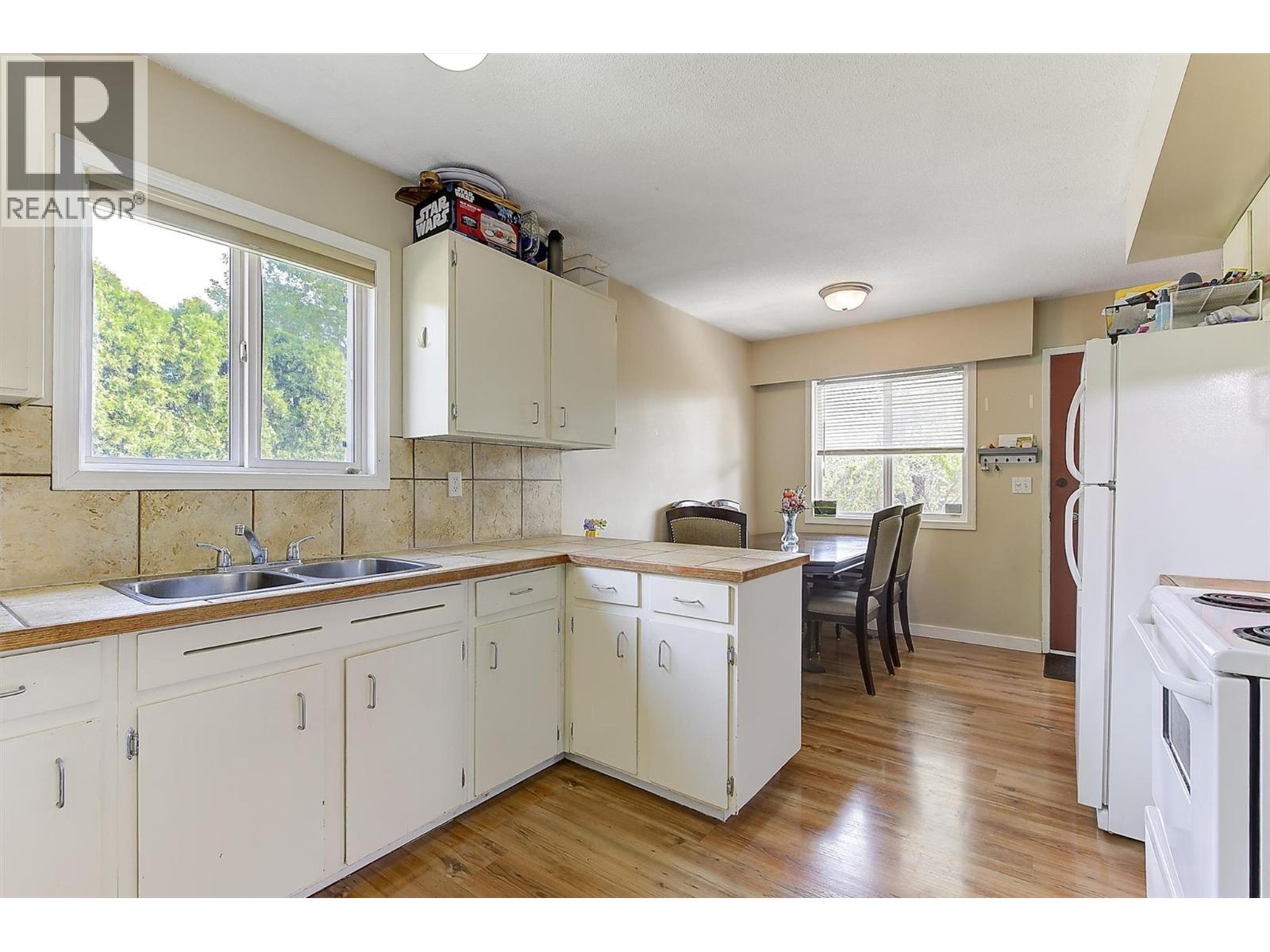 1360 Elm Street - 10