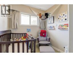 Living room - 1360 Elm Street, Kelowna, BC V1Y3W6 Photo 22