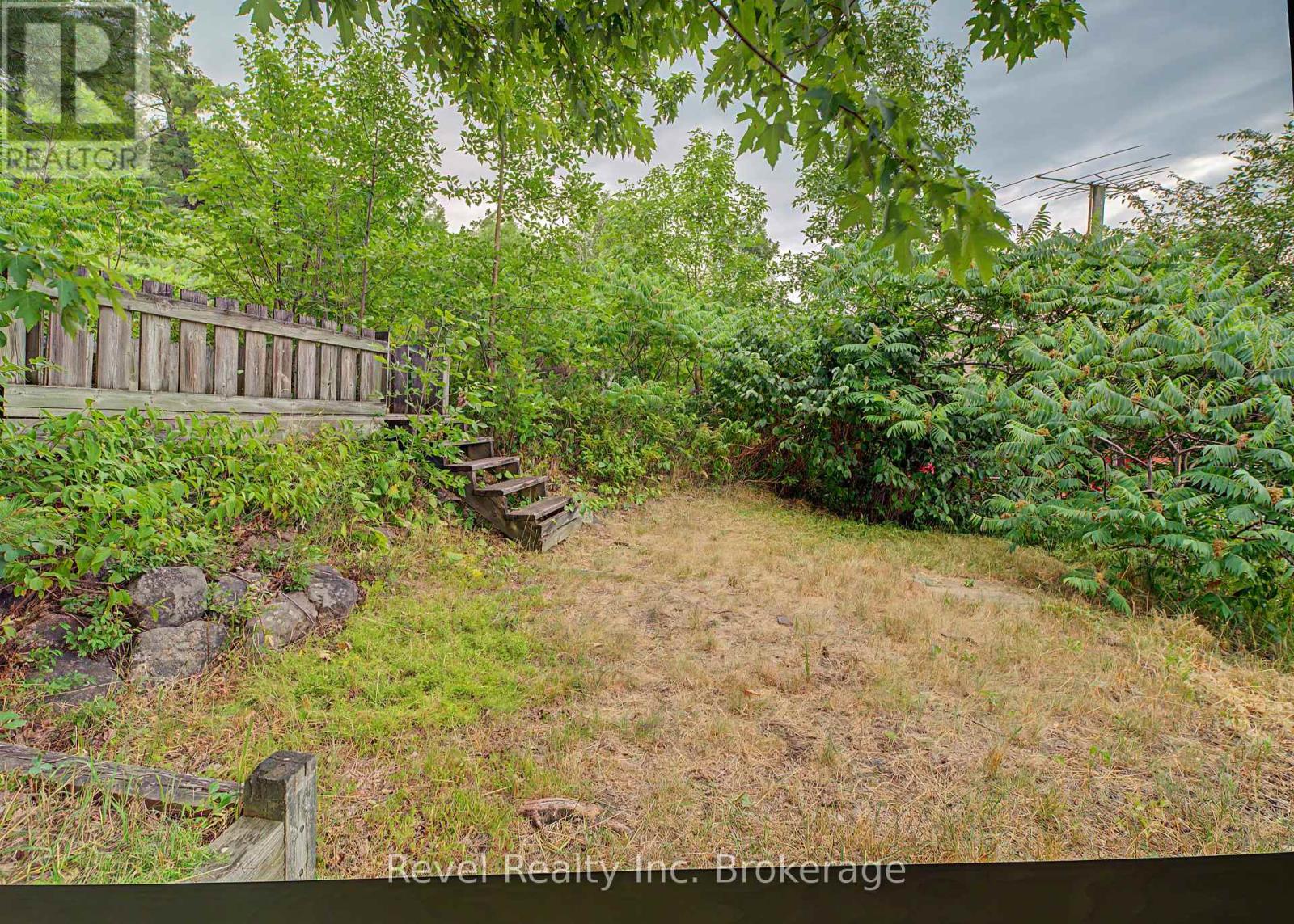 148 MAIN STREET S - 21