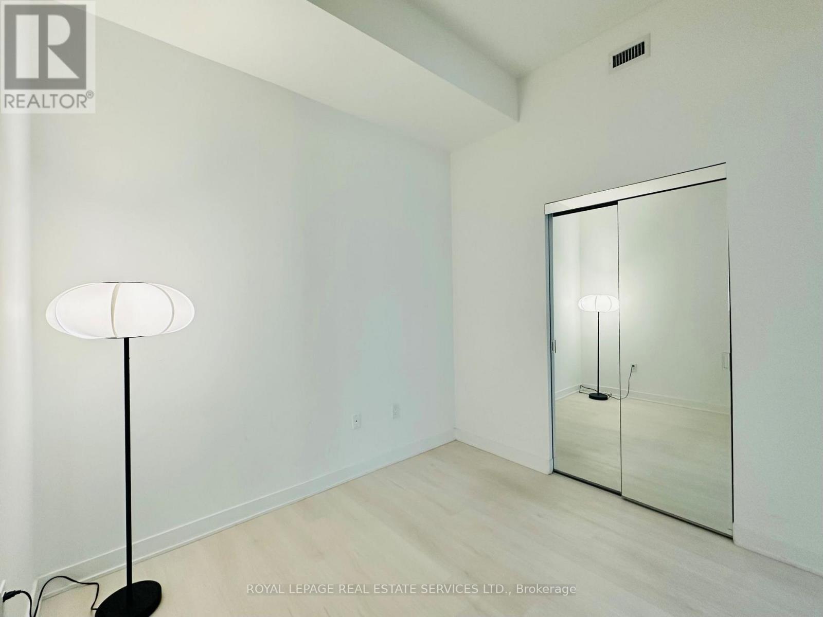 #323 3900 CONFEDERATION PARKWAY - 10