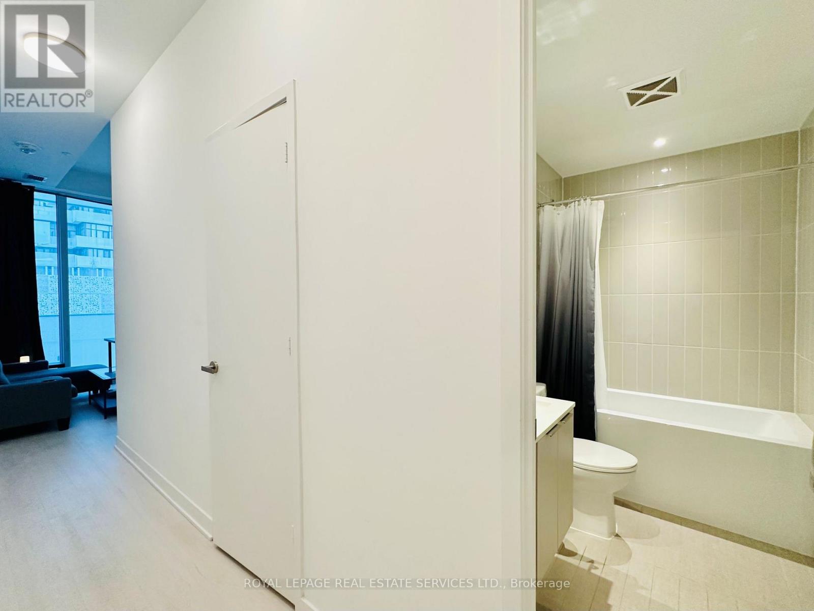 #323 3900 CONFEDERATION PARKWAY - 3