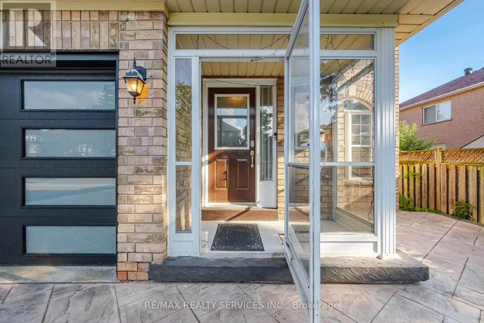 4 SUNNYBROOK CRESCENT - 10