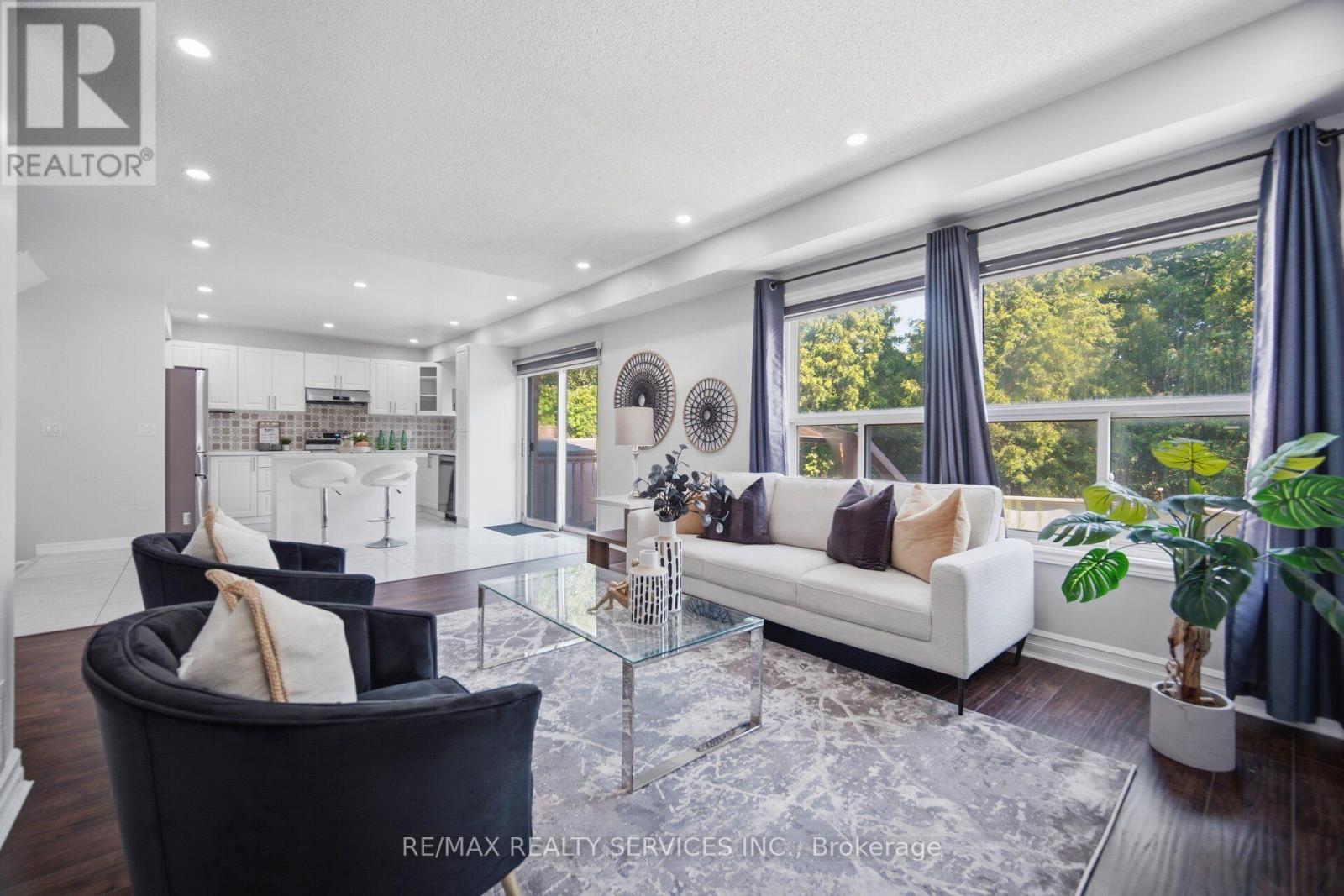 4 SUNNYBROOK CRESCENT - 20