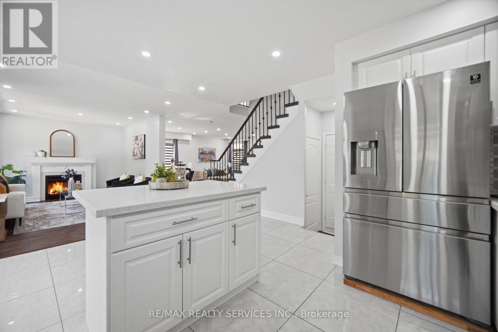 4 SUNNYBROOK CRESCENT - 25