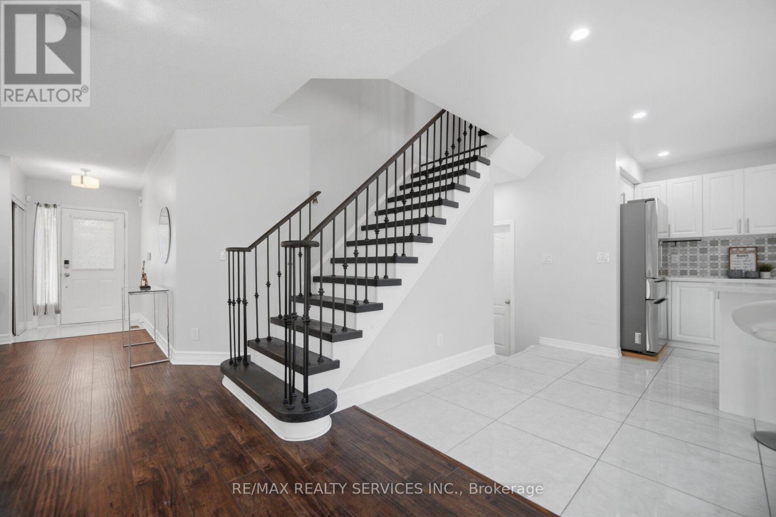 4 SUNNYBROOK CRESCENT - 27