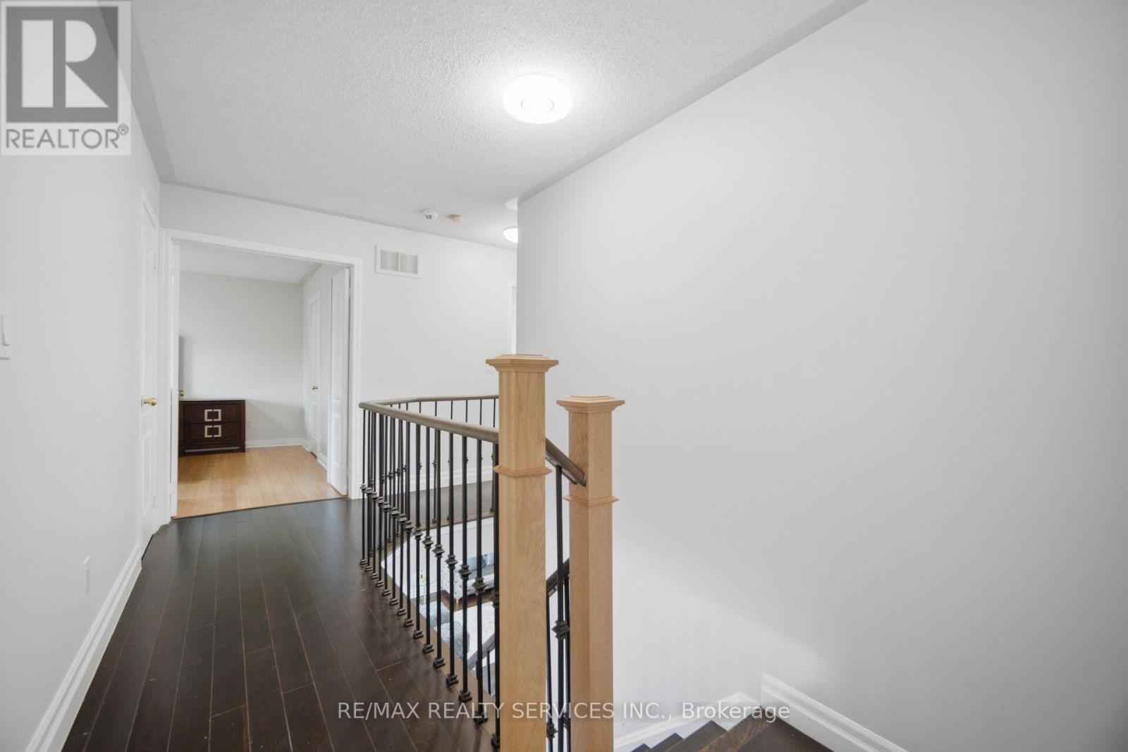 4 SUNNYBROOK CRESCENT - 28
