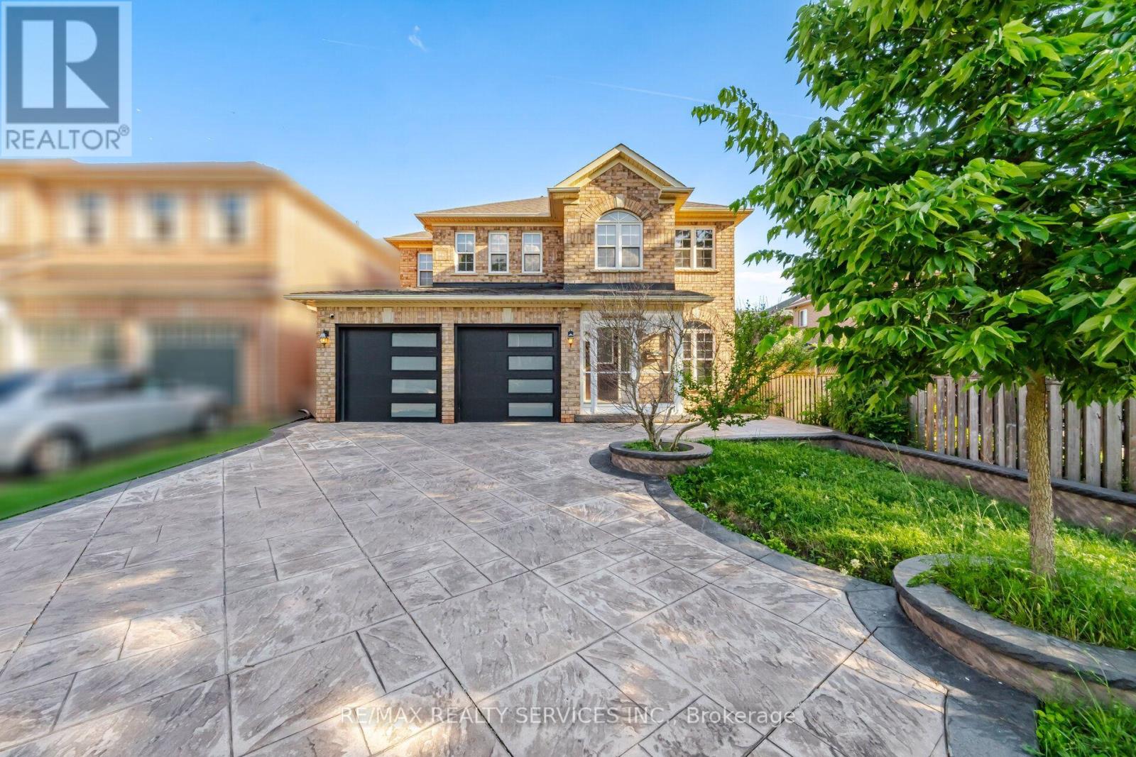 4 SUNNYBROOK CRESCENT - 3