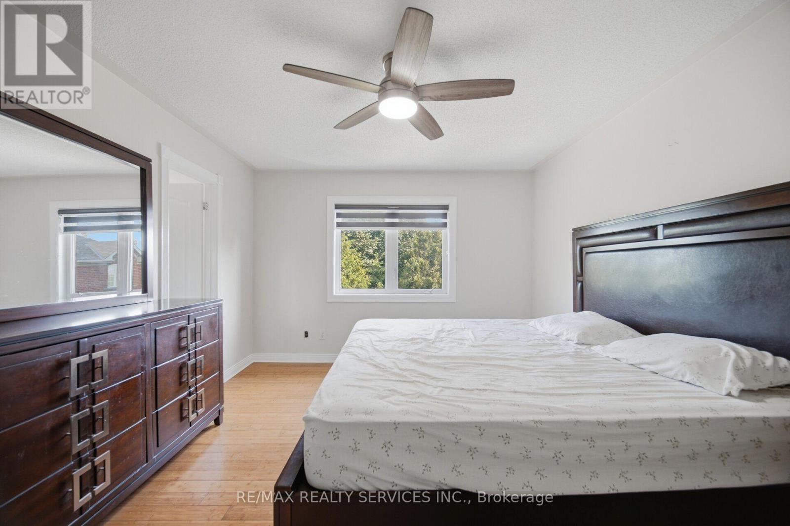 4 SUNNYBROOK CRESCENT - 33