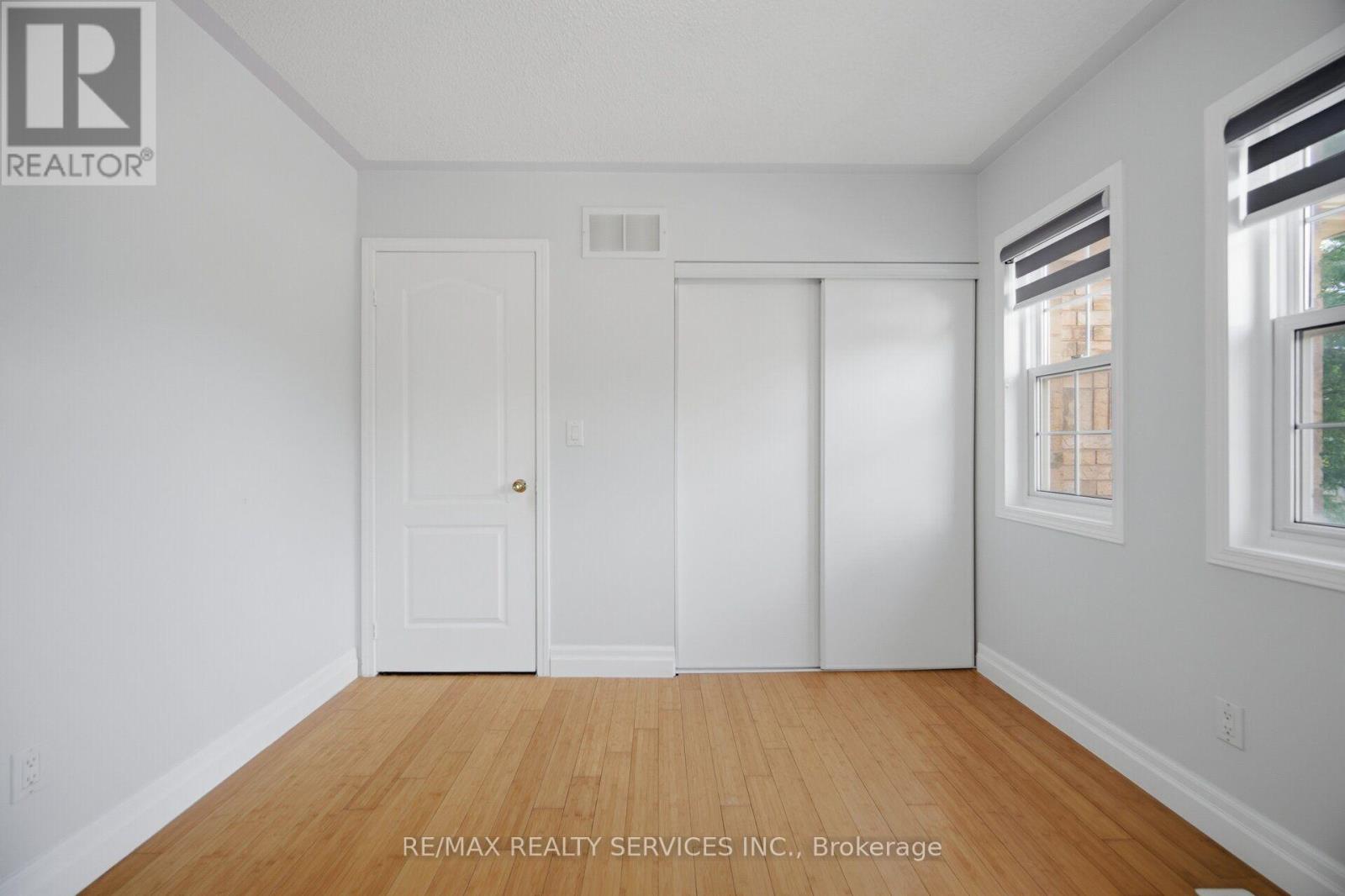4 SUNNYBROOK CRESCENT - 41