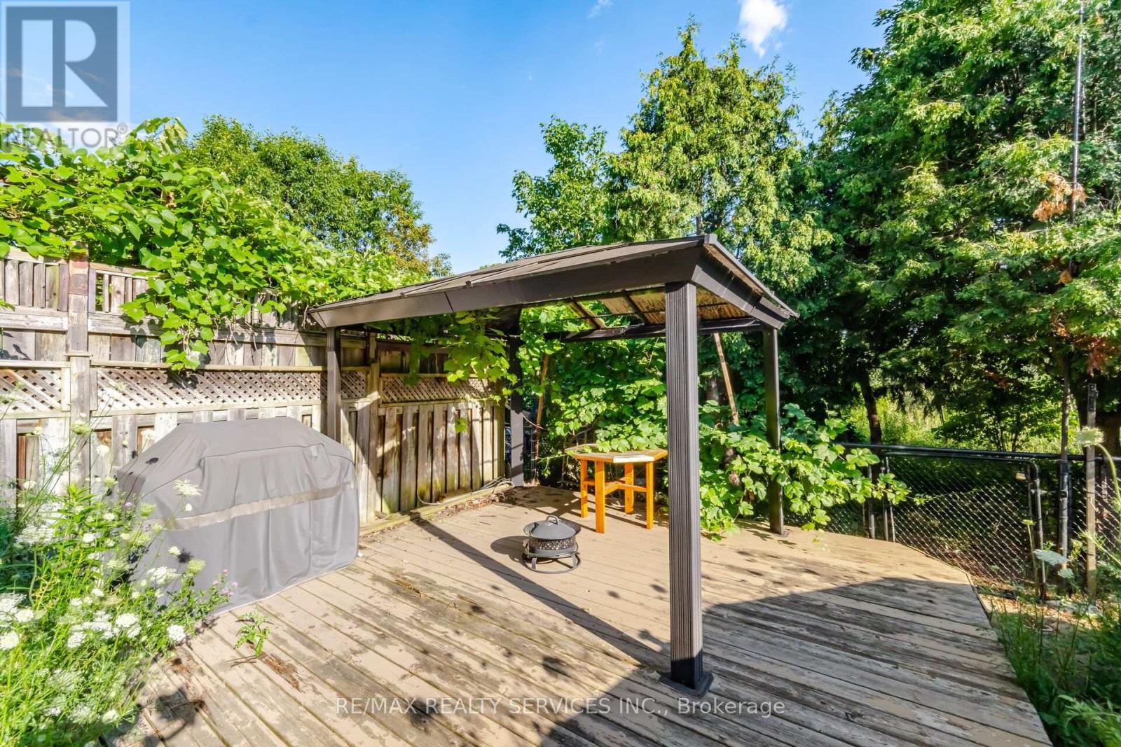 4 SUNNYBROOK CRESCENT - 47