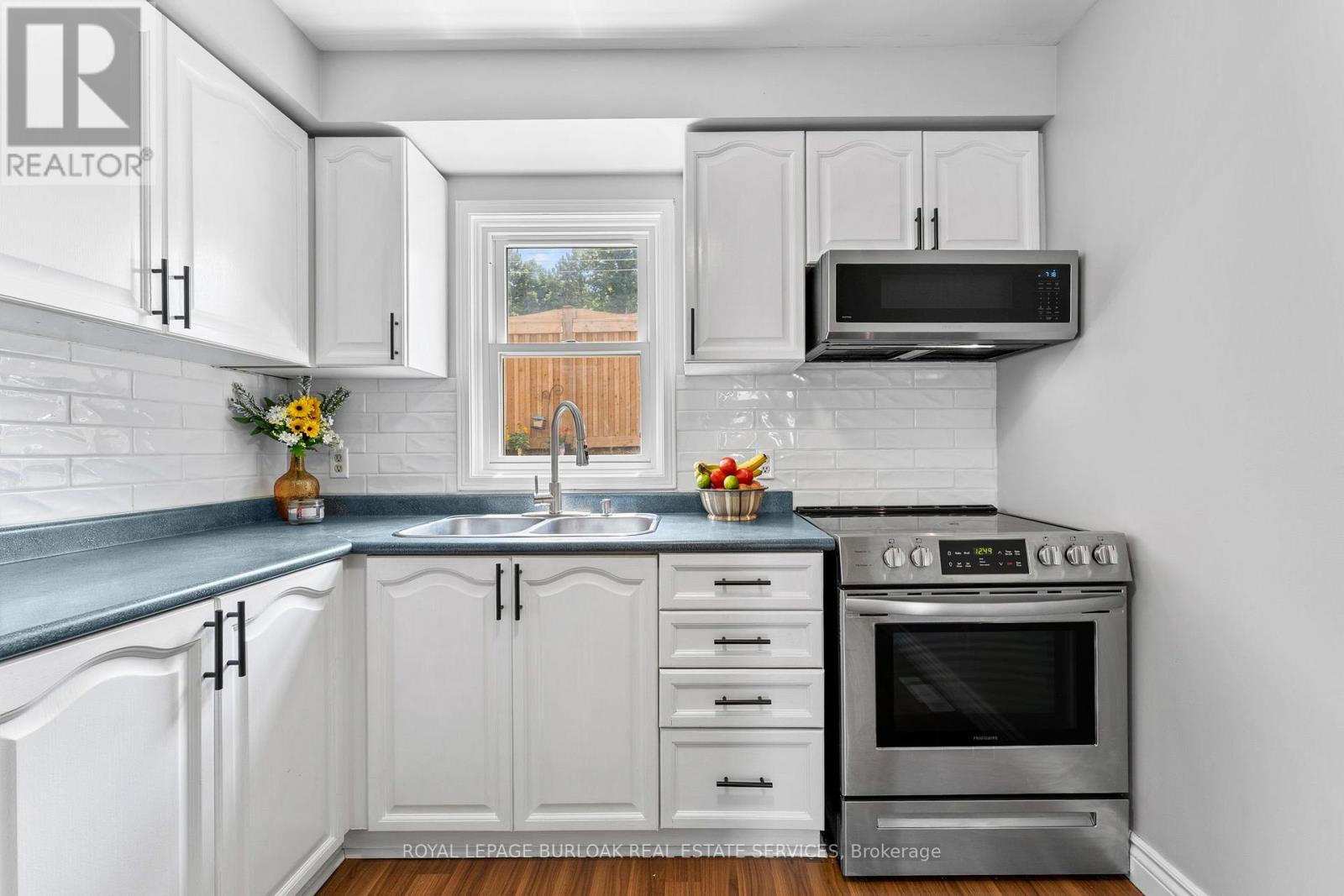 #12 465 BEECHWOOD PLACE - 17
