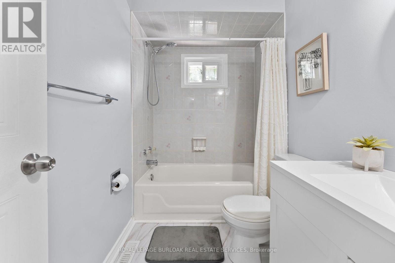 #12 465 BEECHWOOD PLACE - 37