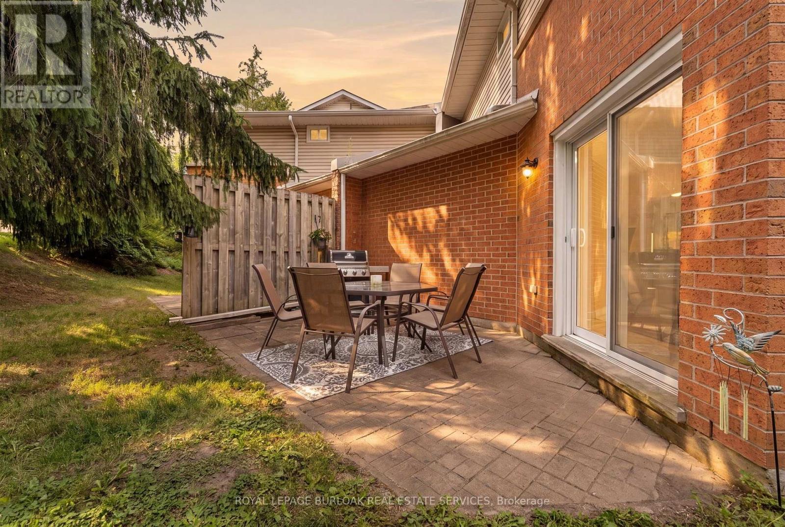 #12 465 BEECHWOOD PLACE - 42