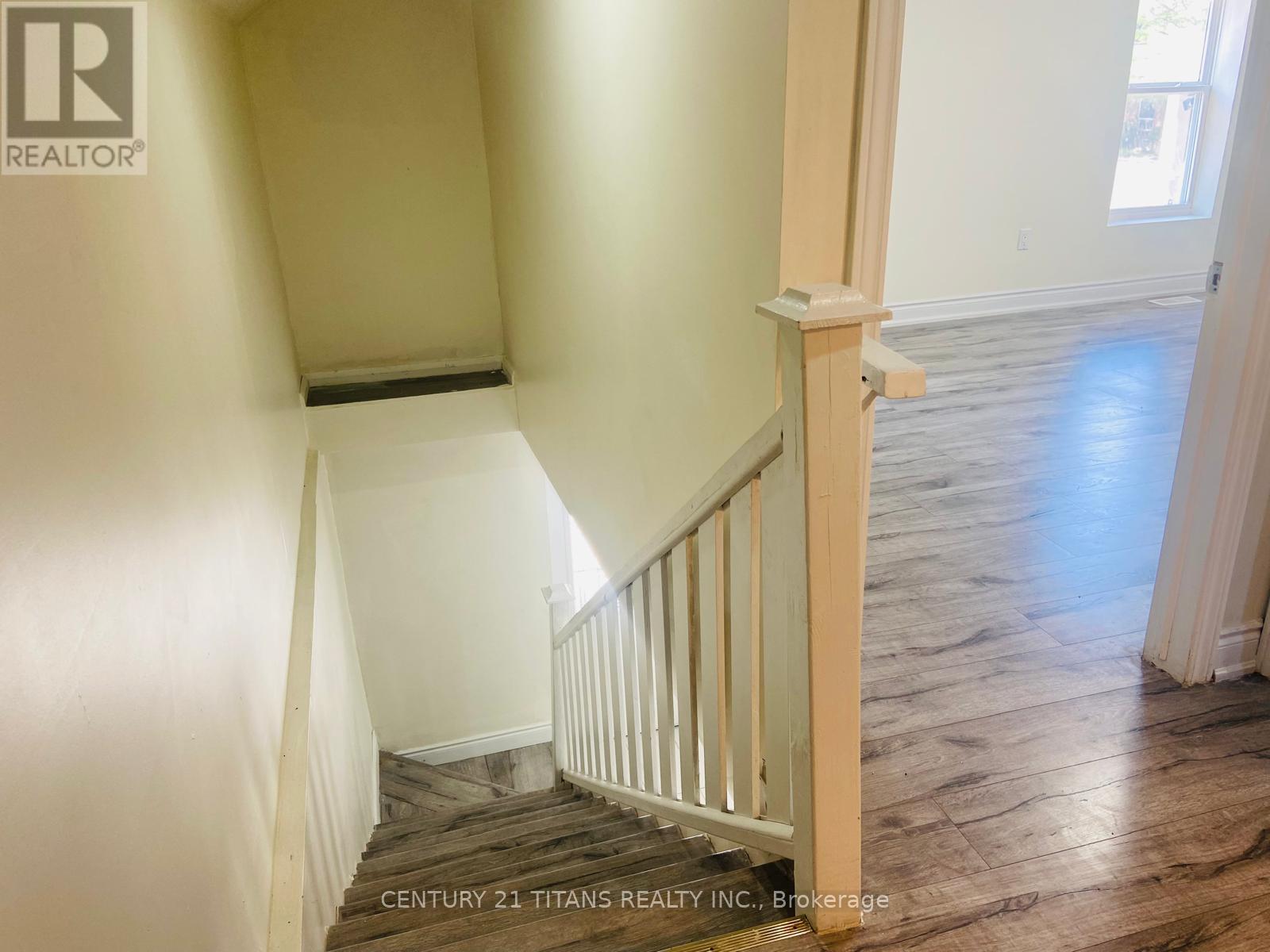 138-140 GRAND AVENUE E - 10