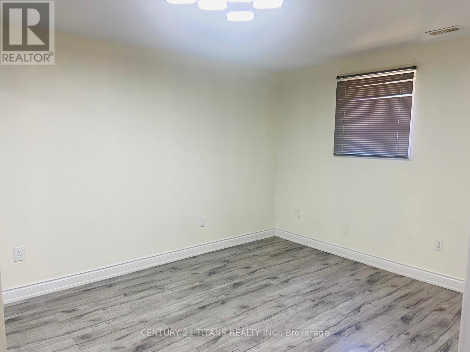 138-140 GRAND AVENUE E - 12