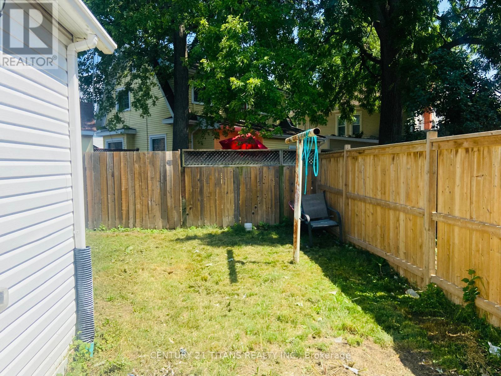 138-140 GRAND AVENUE E - 18