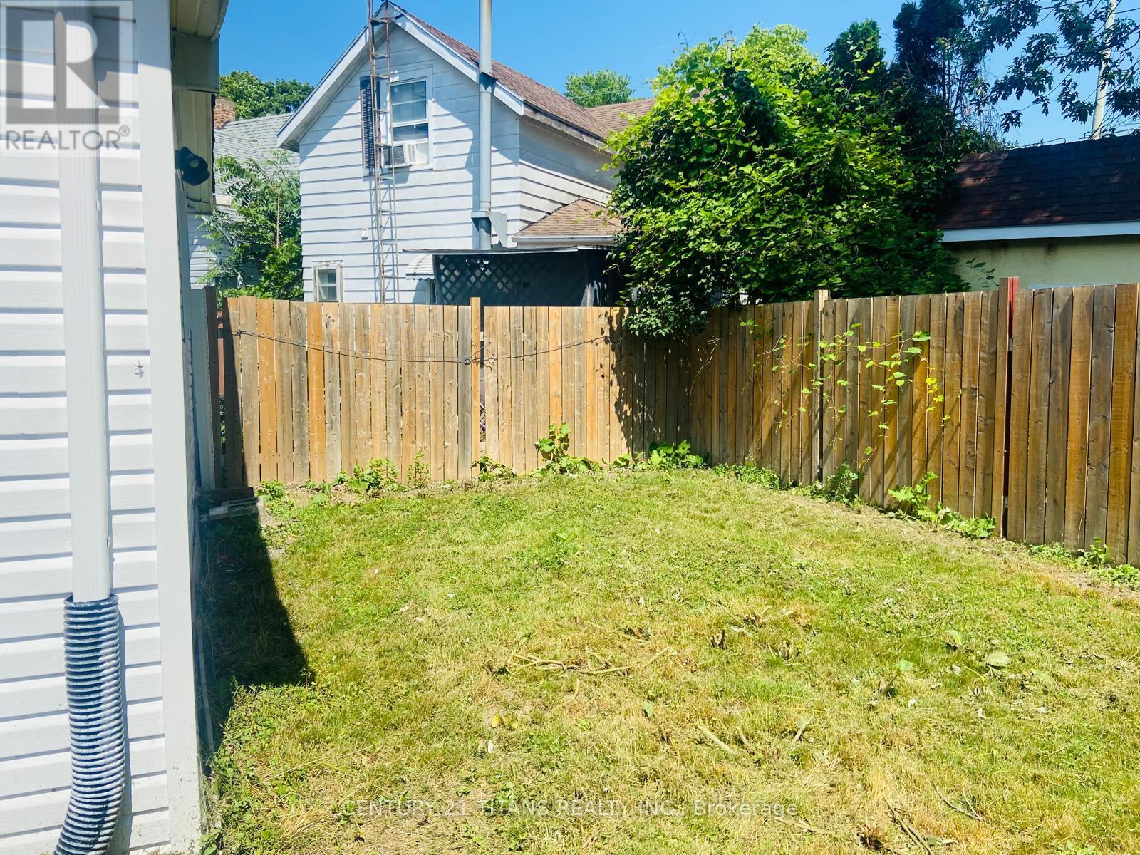 138-140 GRAND AVENUE E - 19