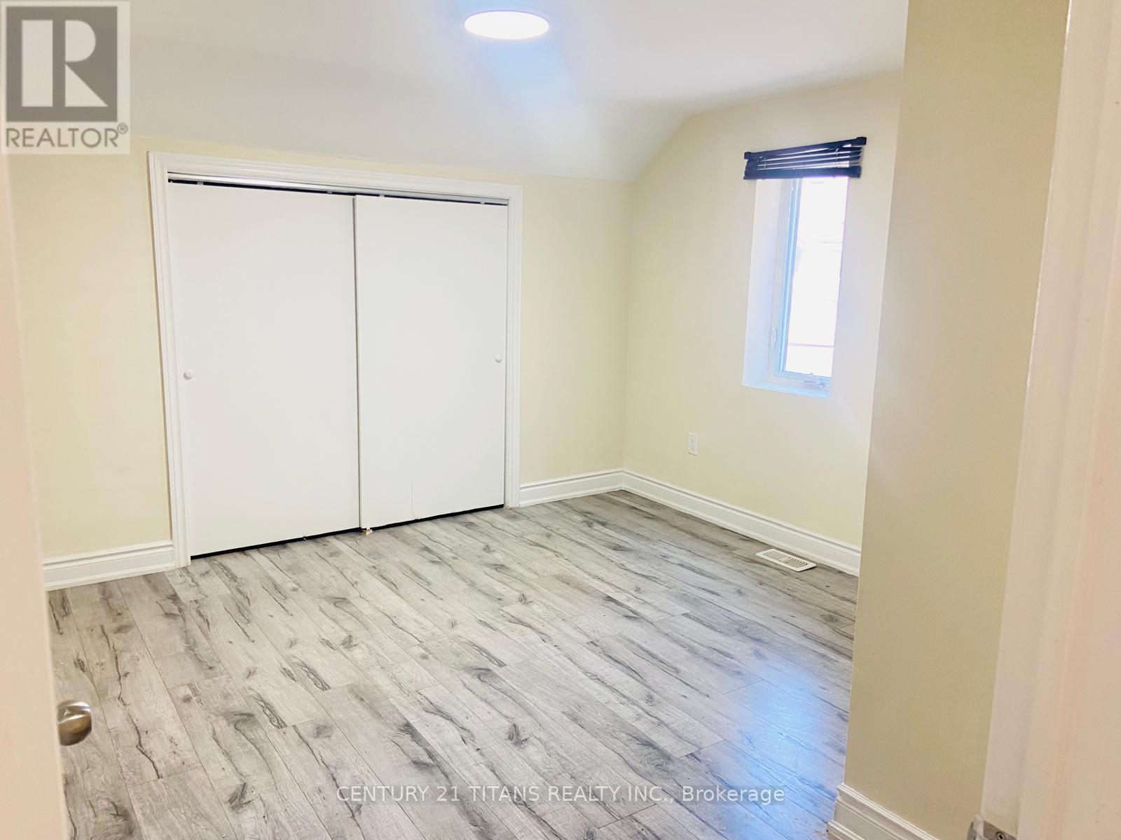 138-140 GRAND AVENUE E - 5