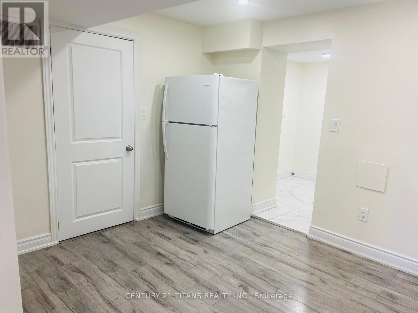 138-140 GRAND AVENUE E - 9