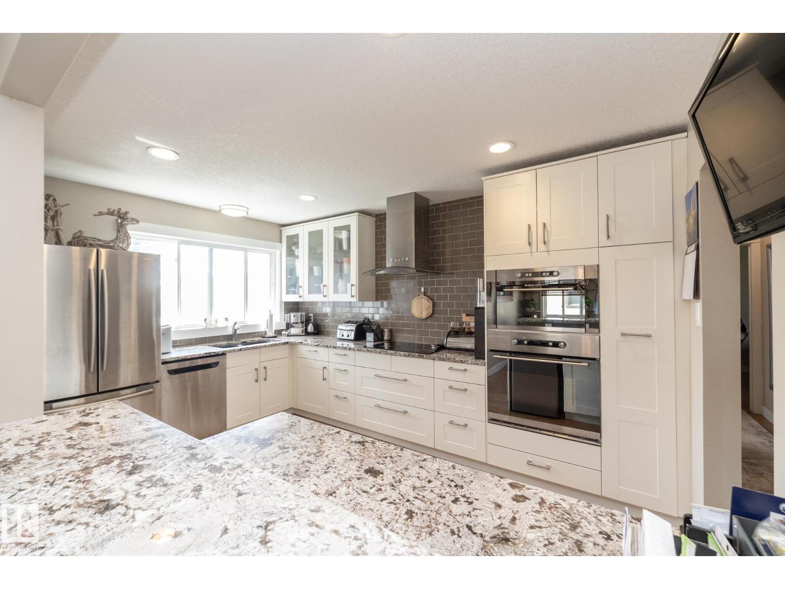 10623 75 ST NW - 17