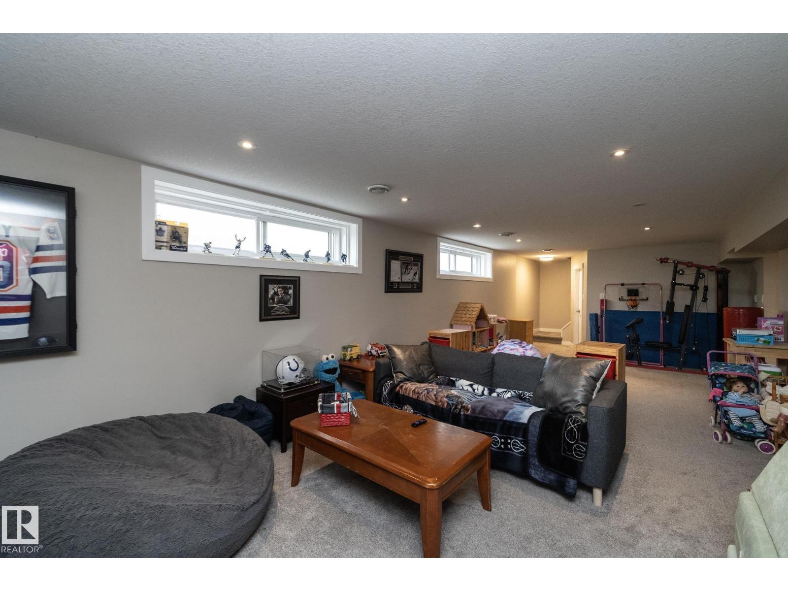 10623 75 ST NW - 53