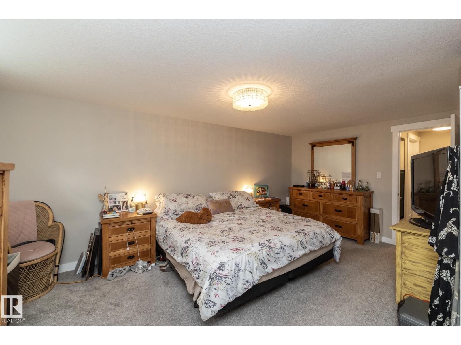 10623 75 ST NW - 44