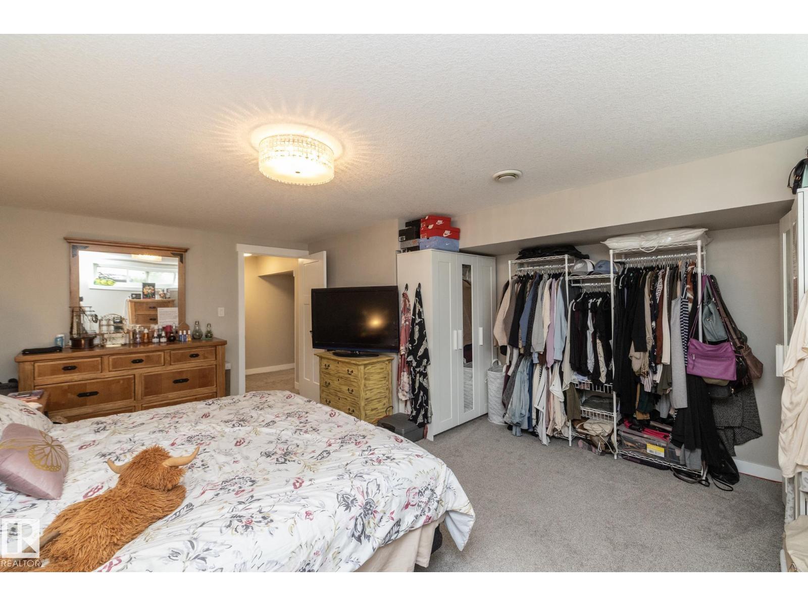 10623 75 ST NW - 43