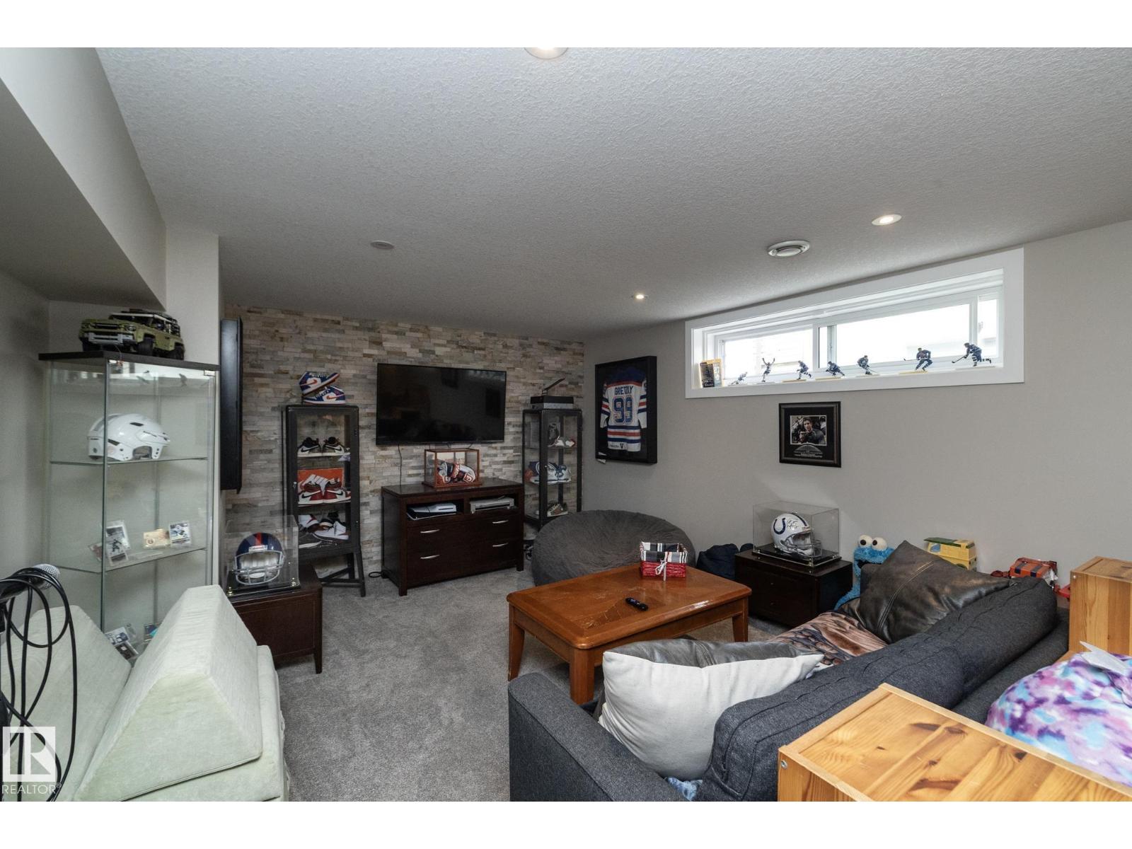 10623 75 ST NW - 38