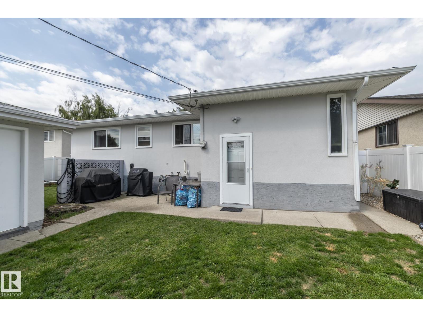 10623 75 ST NW - 64