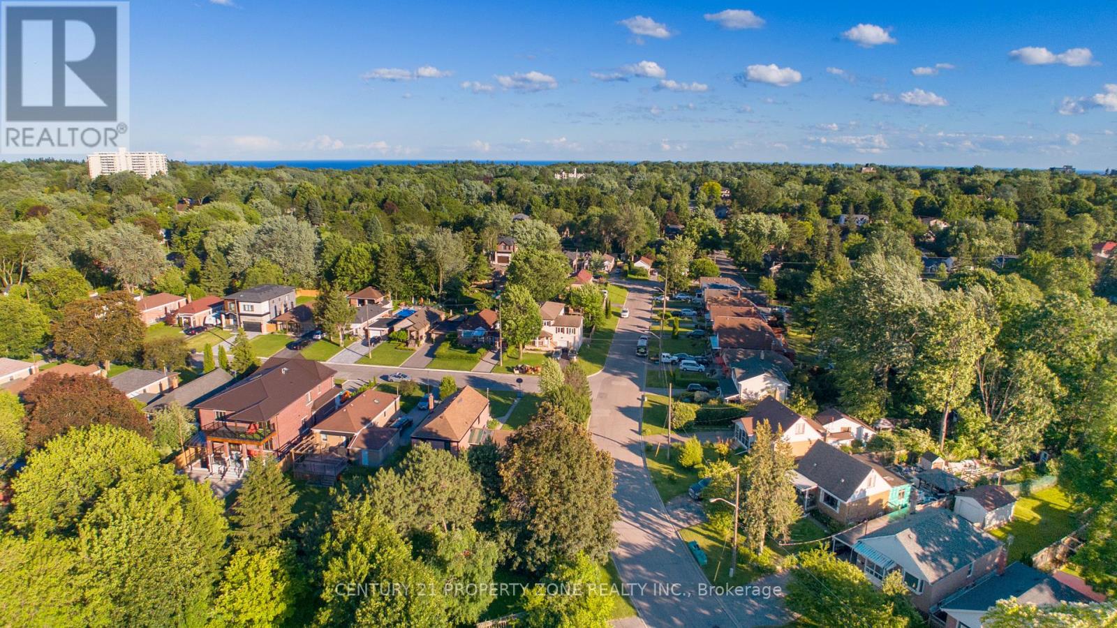 37 ADANAC DRIVE - 27