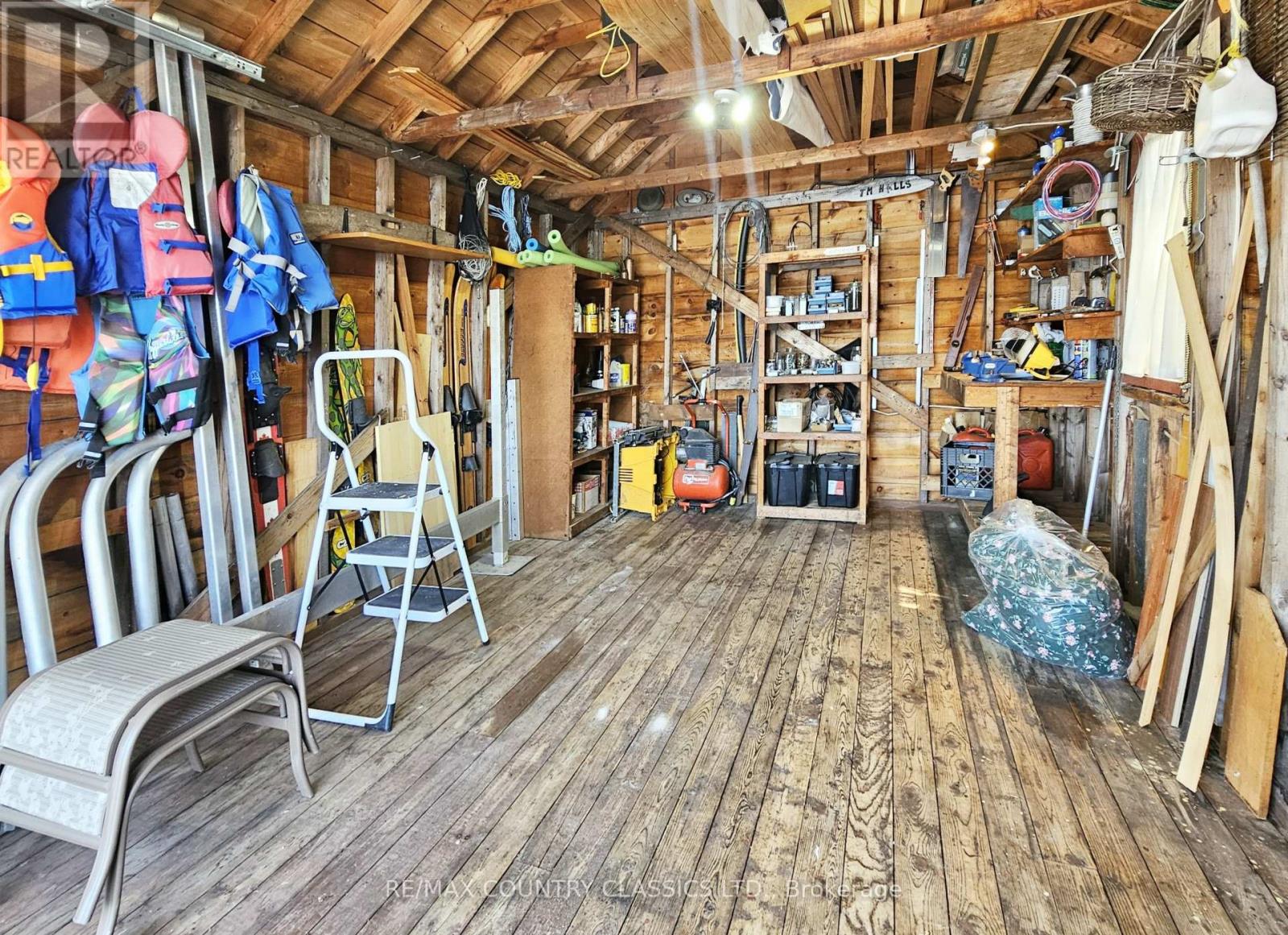 2378 PAPINEAU LAKE ROAD - 35