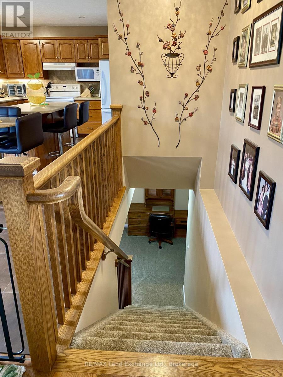 785 WOODLAND DRIVE - 21