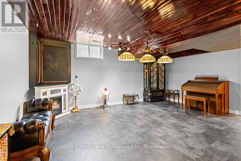 785 WOODLAND DRIVE - 26
