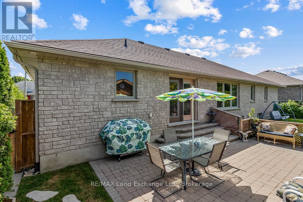 785 WOODLAND DRIVE - 33