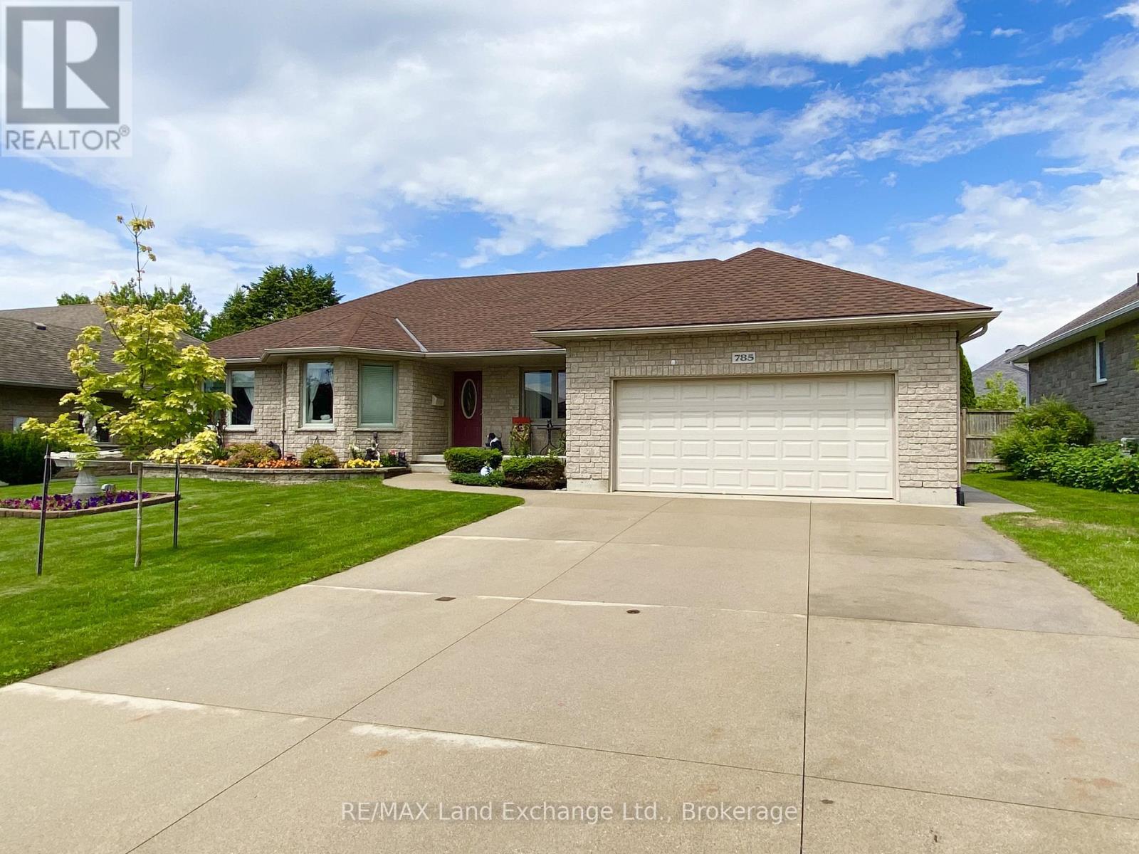 785 WOODLAND DRIVE - 32