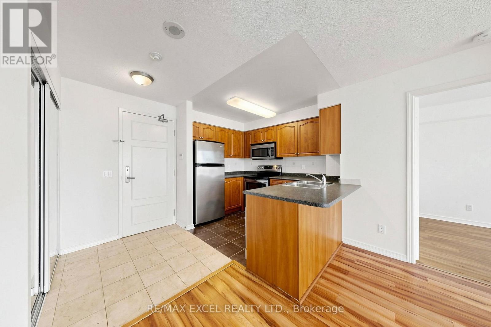 #508 350 RED MAPLE ROAD - Image 13