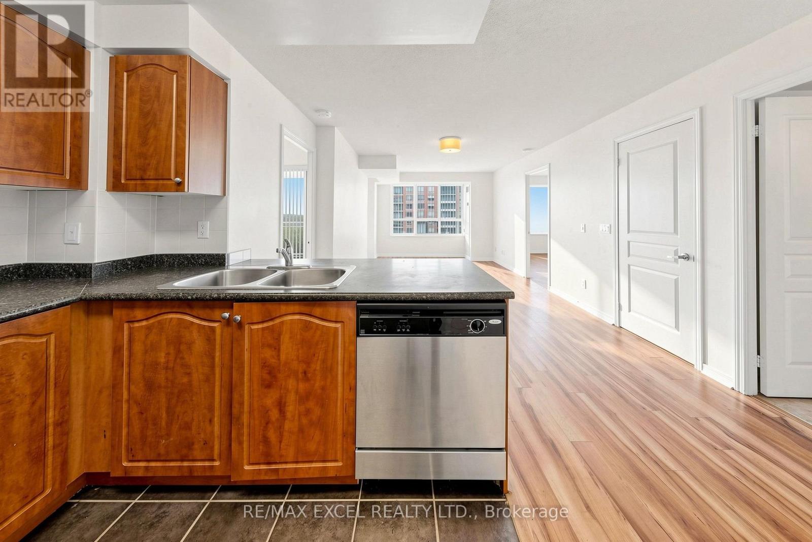 #508 350 RED MAPLE ROAD - Image 17