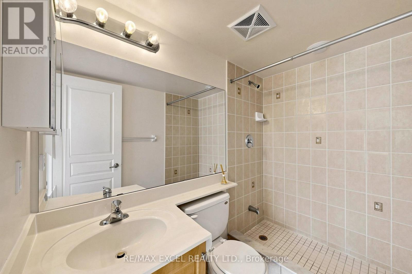 #508 350 RED MAPLE ROAD - Image 21