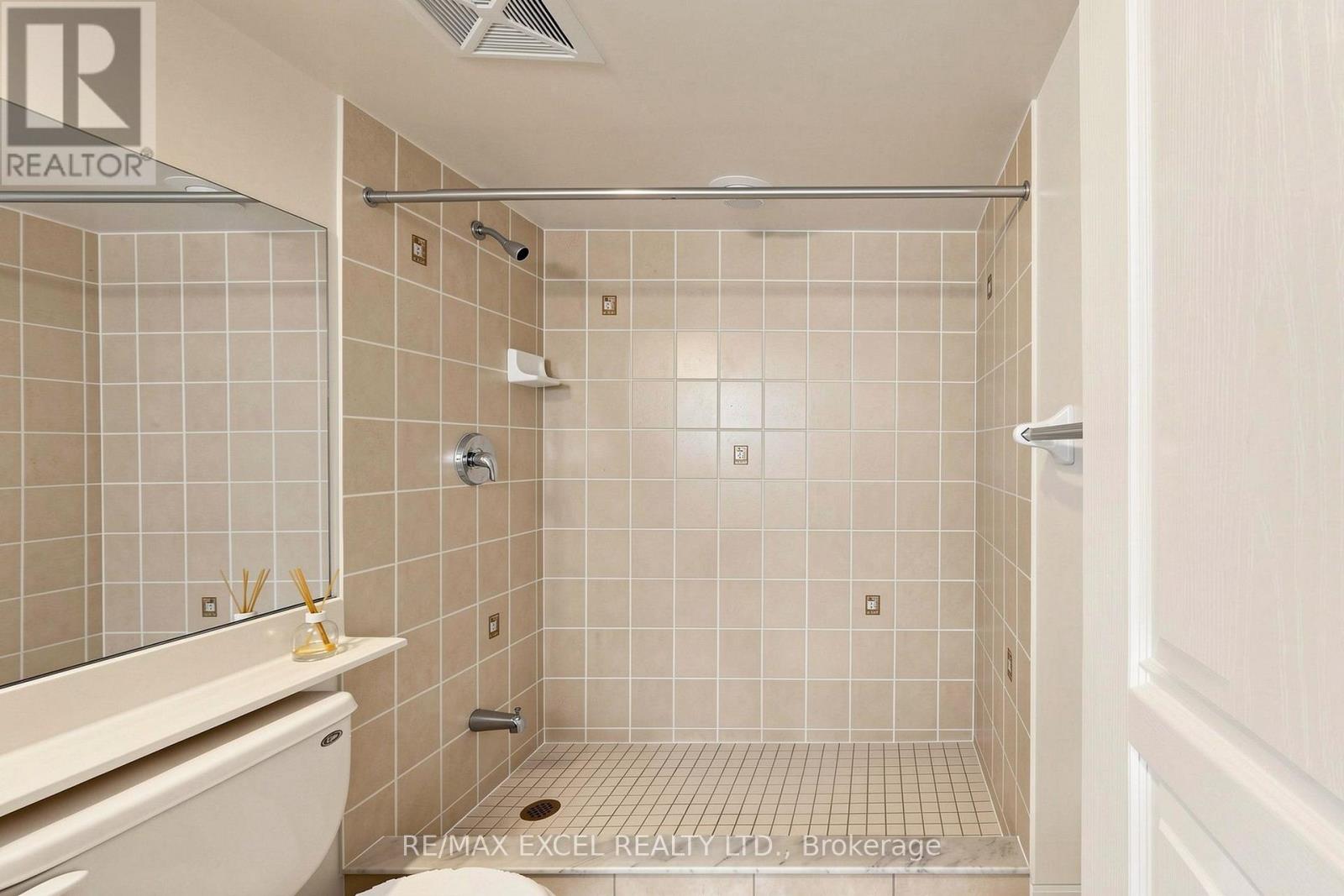 #508 350 RED MAPLE ROAD - Image 22