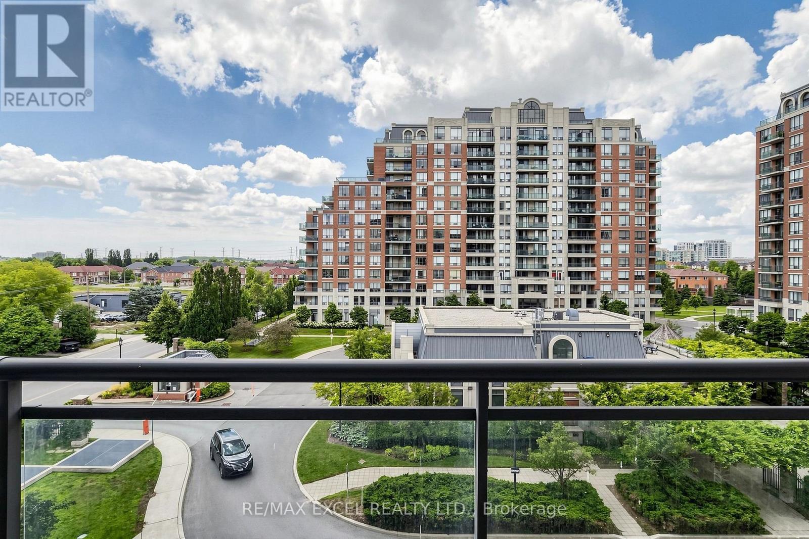 #508 350 RED MAPLE ROAD - Image 32