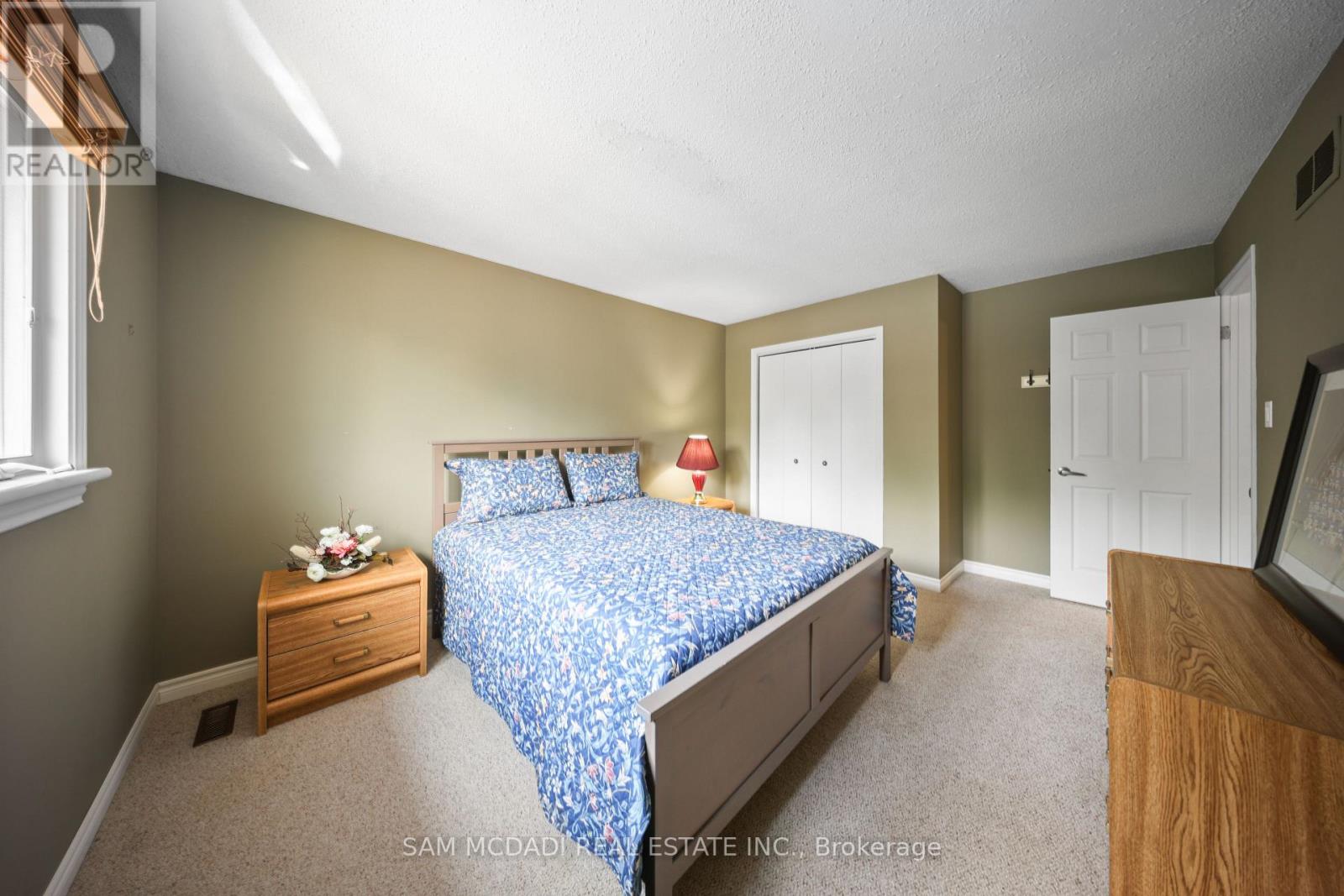 8 NOMAD COURT - 19