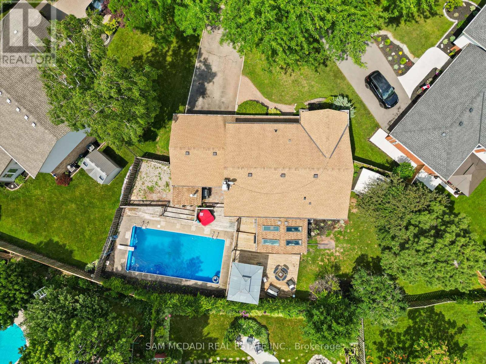 8 NOMAD COURT - 2