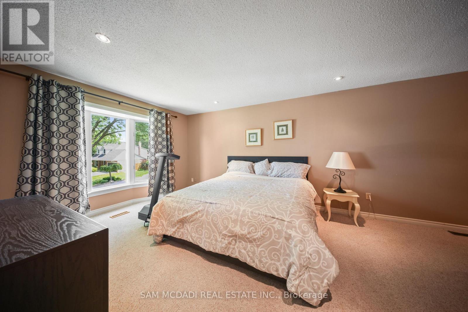 8 NOMAD COURT - 23