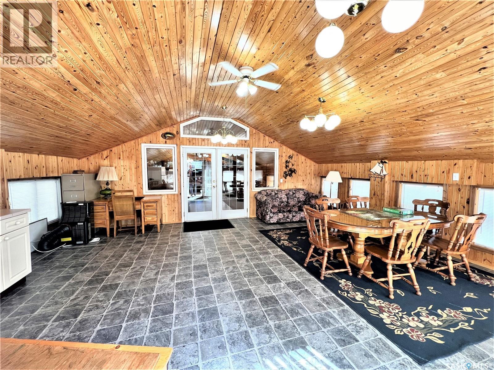 214 Richard DRIVE - Image 8