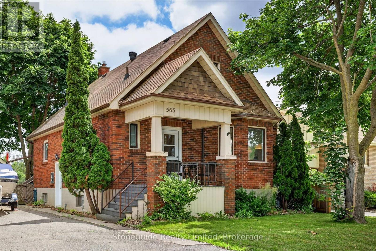 565 RIVERSIDE DRIVE - 1